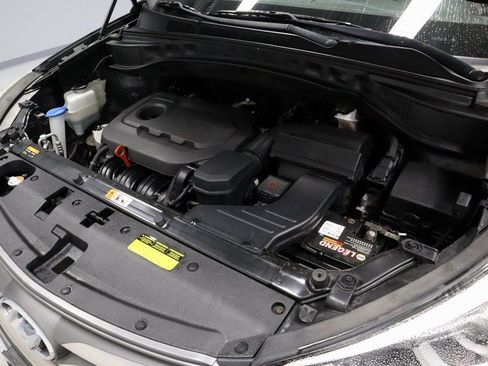 Used 2017 Hyundai Santa Fe Sport image 18