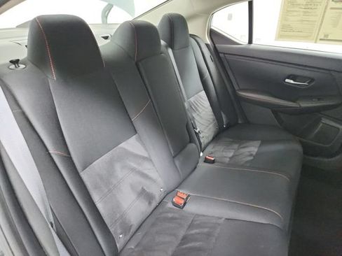 Used 2025 Nissan Sentra SR FWD image 40