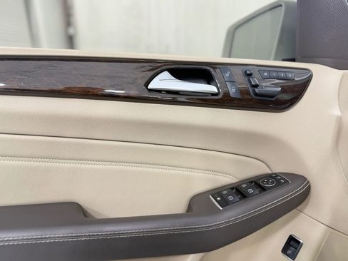 Used 2015 Mercedes-Benz ML 350 ML 350 4MATIC Sport Utility 4D image 10