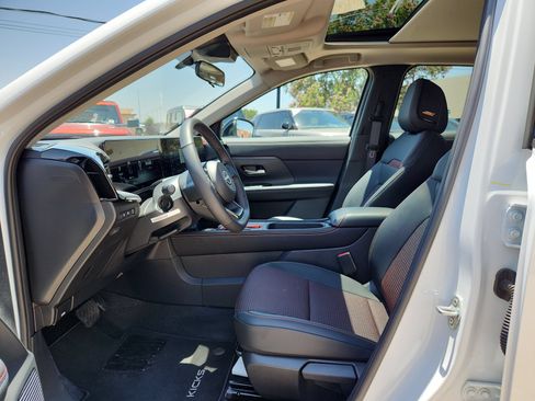 Used 2026 Nissan Kicks SR w/ SR Premium Package FWD image 16