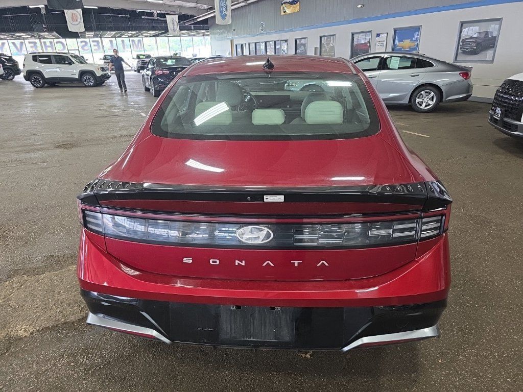 Used 2024 Hyundai Sonata SEL FWD image 4