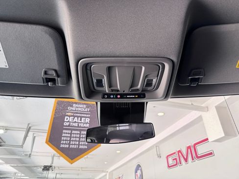 Used 2023 Chevrolet Silverado 1500 LT AWD/4WD image 26