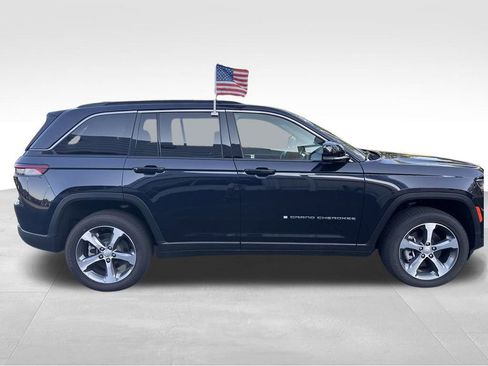 New 2024 Jeep Grand Cherokee Limited 4xe w/ Luxury Tech Group II image 9