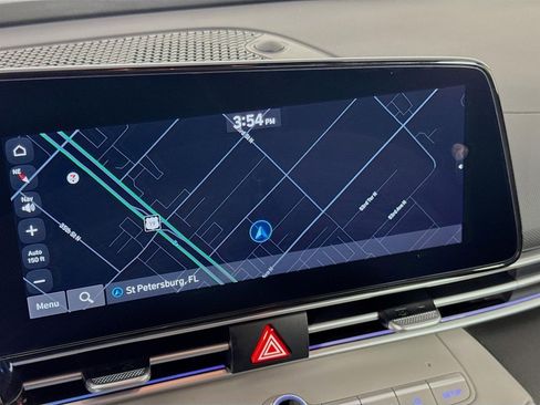 Certified 2025 Hyundai Elantra Limited image 16