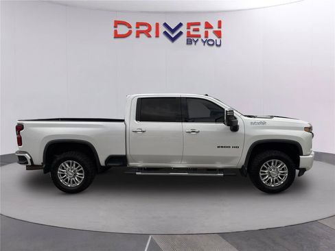 Used 2020 Chevrolet Silverado 2500 High Country w/ Z71 Off-Road Package AWD/4WD image 3