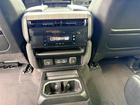 Used 2024 Jeep Wagoneer Series II AWD/4WD image 22