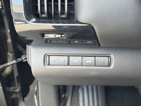 Certified 2025 Nissan Pathfinder SV AWD/4WD image 17