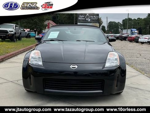 Used 2005 Nissan 350Z Touring RWD image 2
