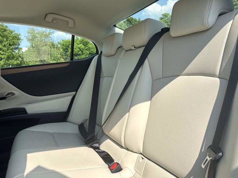 Used 2025 Lexus ES 350 w/ Premium Package image 12