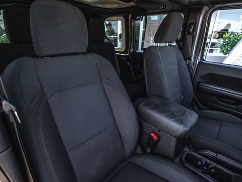Used 2018 Jeep Wrangler Unlimited Sport S AWD/4WD image 26