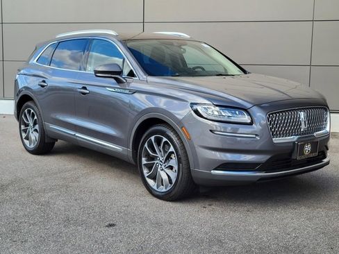 Used 2022 Lincoln Nautilus Reserve image 11