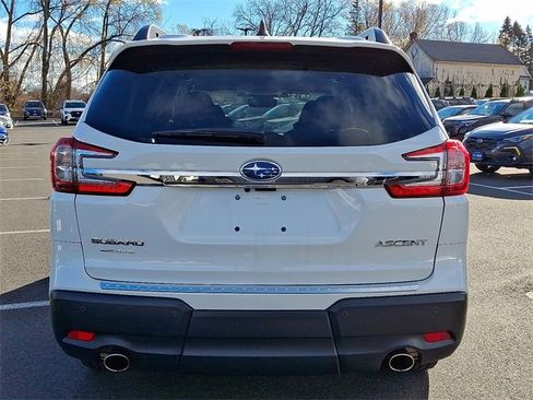 Used 2023 Subaru Ascent Premium w/ Convenience Package image 5