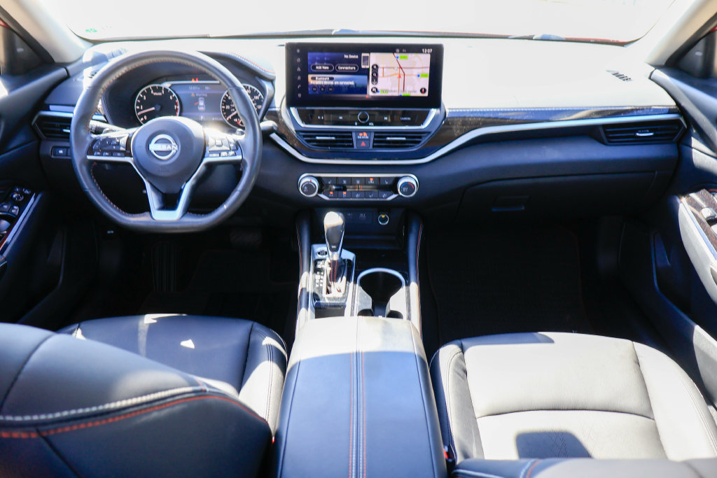 Used 2023 Nissan Altima 2.5 SR w/ SR Premium Package FWD image 6