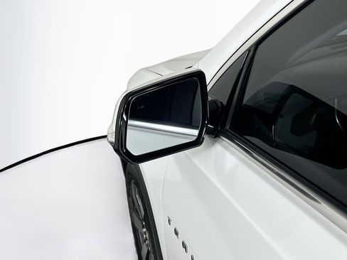 Used 2019 Chevrolet Traverse LT w/ LT Premium Package image 16