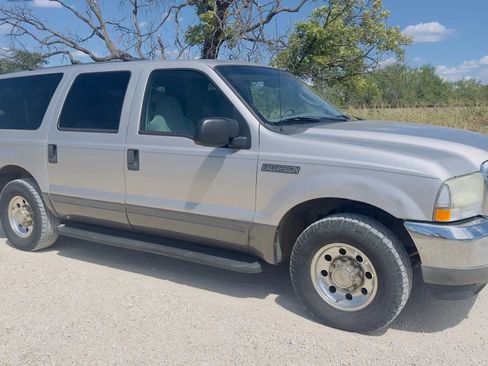 Used 2003 Ford Excursion XLT image 6