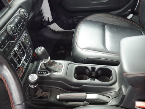 Used 2023 Jeep Wrangler Unlimited Rubicon w/ LED Lighting Group AWD/4WD image 34