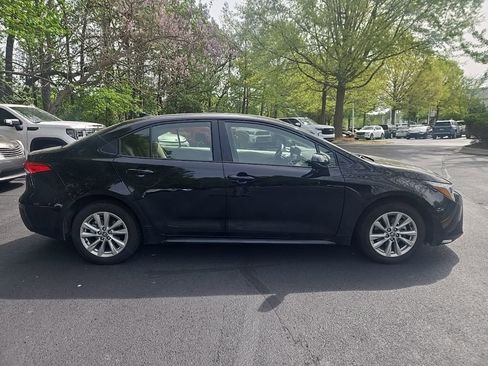 Used 2024 Toyota Corolla LE w/ LE Convenience Package image 9