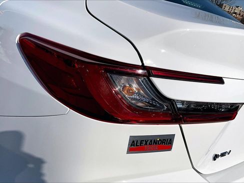 Used 2025 Toyota Camry LE image 27