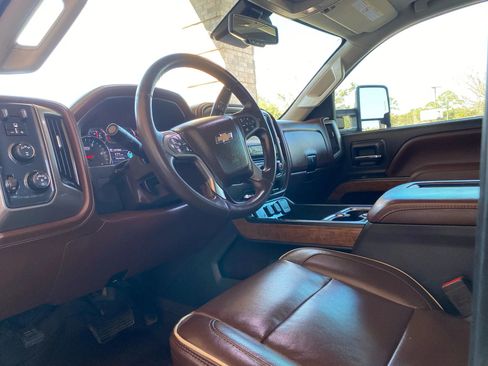 Used 2019 Chevrolet Silverado 3500 High Country w/ Duramax Plus Package image 12