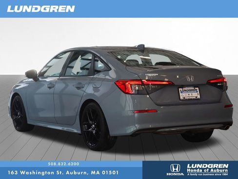 Used 2024 Honda Civic Sport image 3