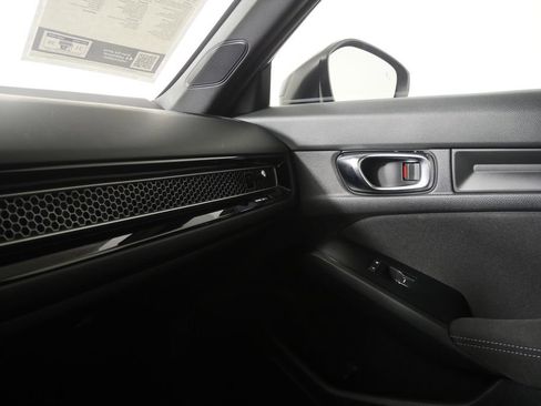 Used 2025 Honda Civic Sport image 26