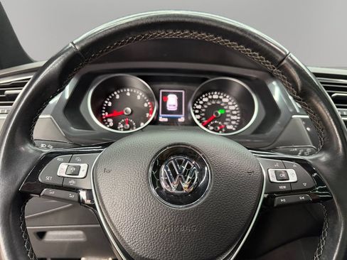 Used 2021 Volkswagen Tiguan SE R-Line FWD image 20