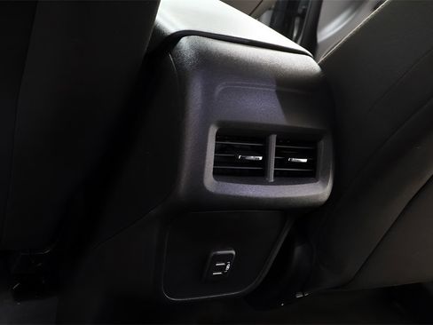 Used 2024 Chevrolet Equinox LT image 23