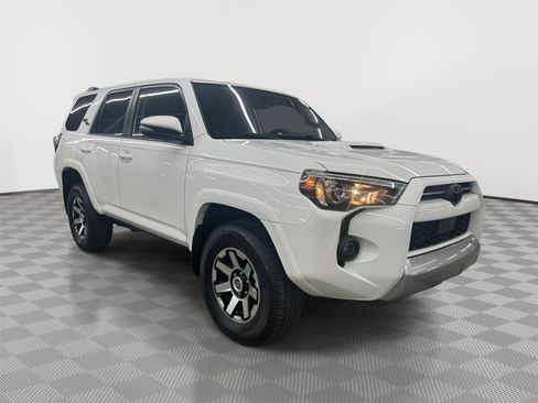 Used 2021 Toyota 4Runner TRD Off-Road Premium image 3