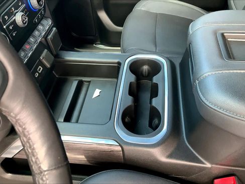 Used 2022 Chevrolet Silverado 1500 LTZ AWD/4WD image 17