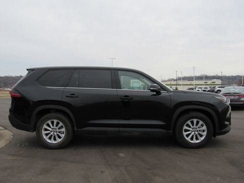 Used 2025 Toyota Grand Highlander AWD image 5