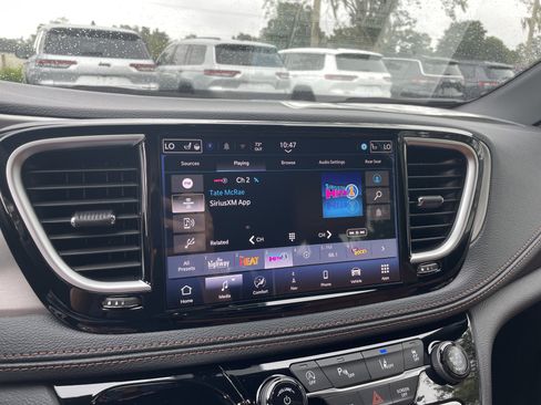 New 2026 Chrysler Pacifica Pinnacle image 21