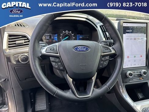 Certified 2024 Ford Edge Titanium image 23