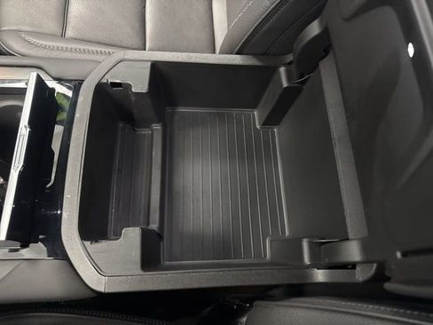 Used 2025 GMC Yukon Denali image 51