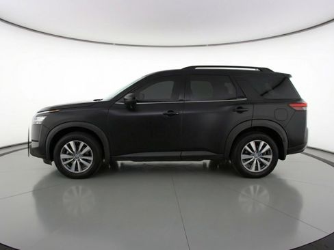 Used 2025 Nissan Pathfinder SV image 5