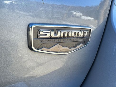 Used 2018 Jeep Grand Cherokee Summit AWD/4WD image 29