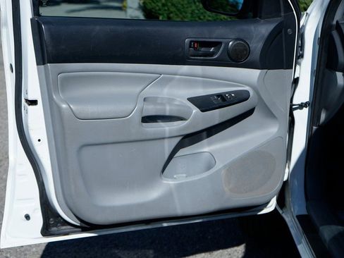 Used 2014 Toyota Tacoma 2WD Access Cab w/ Convenience Package image 14