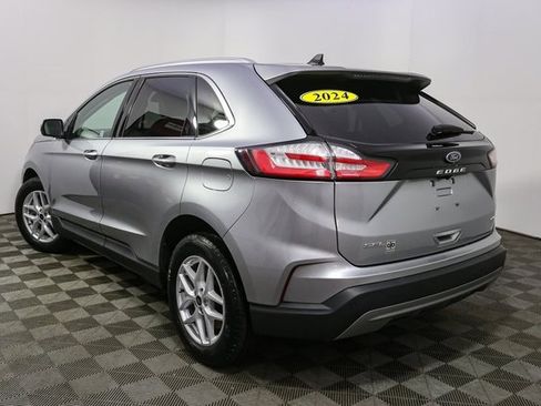 Used 2024 Ford Edge SEL w/ Convenience Package image 7