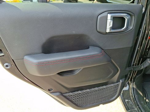 Used 2022 Jeep Wrangler Unlimited Rubicon w/ Steel Bumper Group image 19