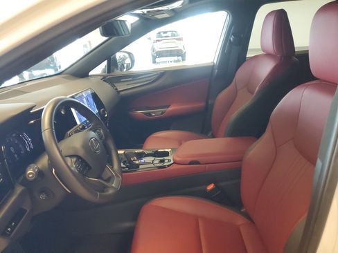 Used 2025 Lexus NX 250 250 Premium image 19