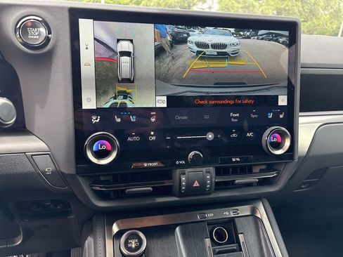 Used 2024 Lexus GX 550 w/ Accessory Package (Z1) AWD/4WD image 17