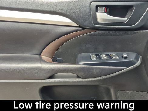 Used 2018 Toyota Highlander XLE image 7