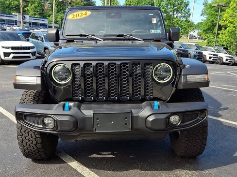 Used 2024 Jeep Wrangler Unlimited AWD/4WD image 2