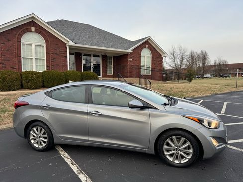 Used 2015 Hyundai Elantra SE w/ Option Group 02 image 11