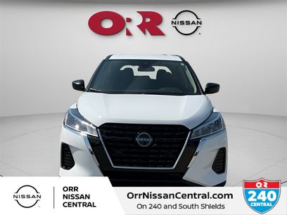 New 2025 Nissan Kicks Play S