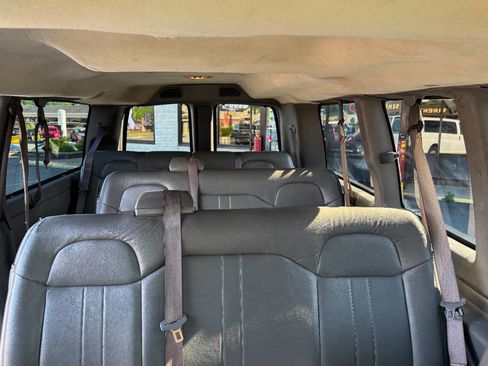 Used 2018 Chevrolet Express 2500 LS w/ Driver Convenience Package RWD image 14