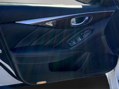 Used 2018 INFINITI Q50 Luxe w/ Essential Package (3.0T Luxe) image 17