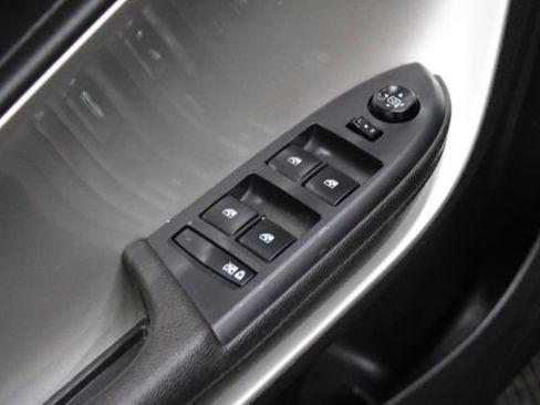 Used 2013 Chevrolet Volt w/ Comfort Package image 9