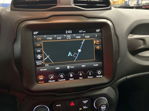 Used 2022 Jeep Renegade Latitude w/ Sun/Sound Group image 15