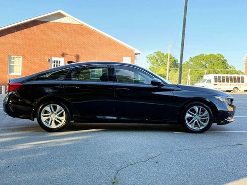 Used 2019 Honda Accord LX image 7