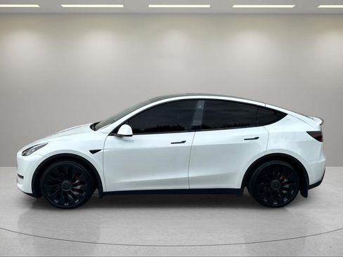 Used 2022 Tesla Model Y Performance AWD/4WD image 2